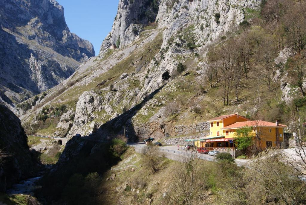 Hotel Garganta Del Cares Poncebos Εξωτερικό φωτογραφία